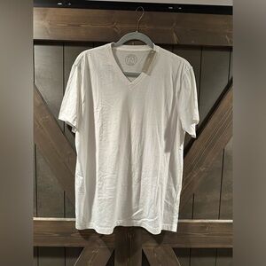 Men’s J.Crew broken in t-shirt